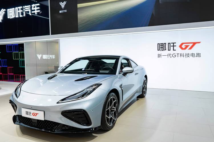 佛山南海区瑞扬达企业管理咨询哪吒汽车在智能汽车领域的表现，领途汽车在新能源汽车市场中的影响力